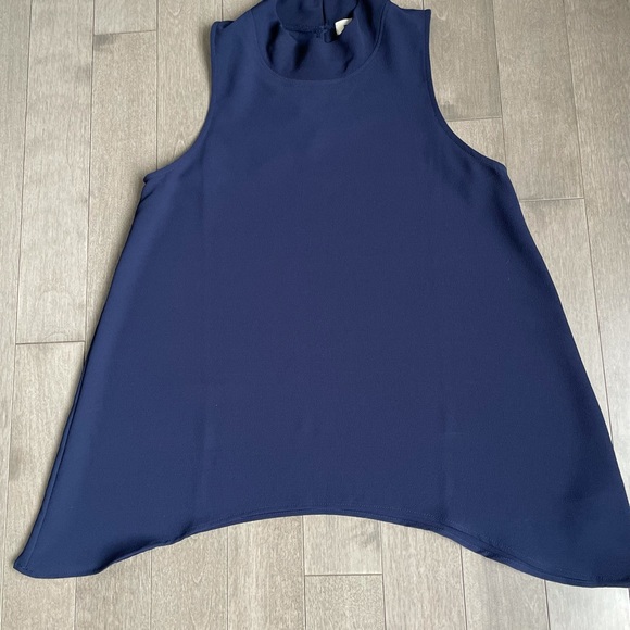 Monteau Sz M sleeveless blouse. Like new - Picture 1 of 6